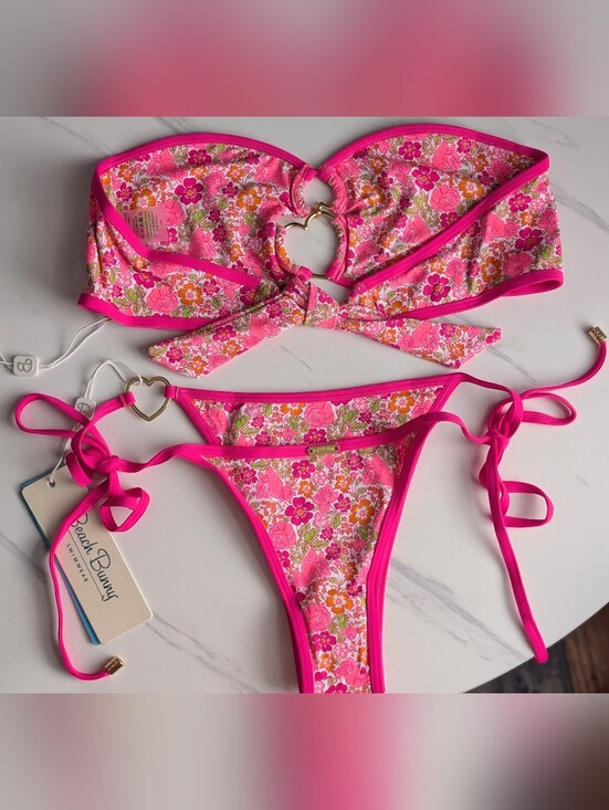Ella Other - NWT Beach Bunny Ella Floral Bikini Set Pink Bandeau Heart Hardware Small